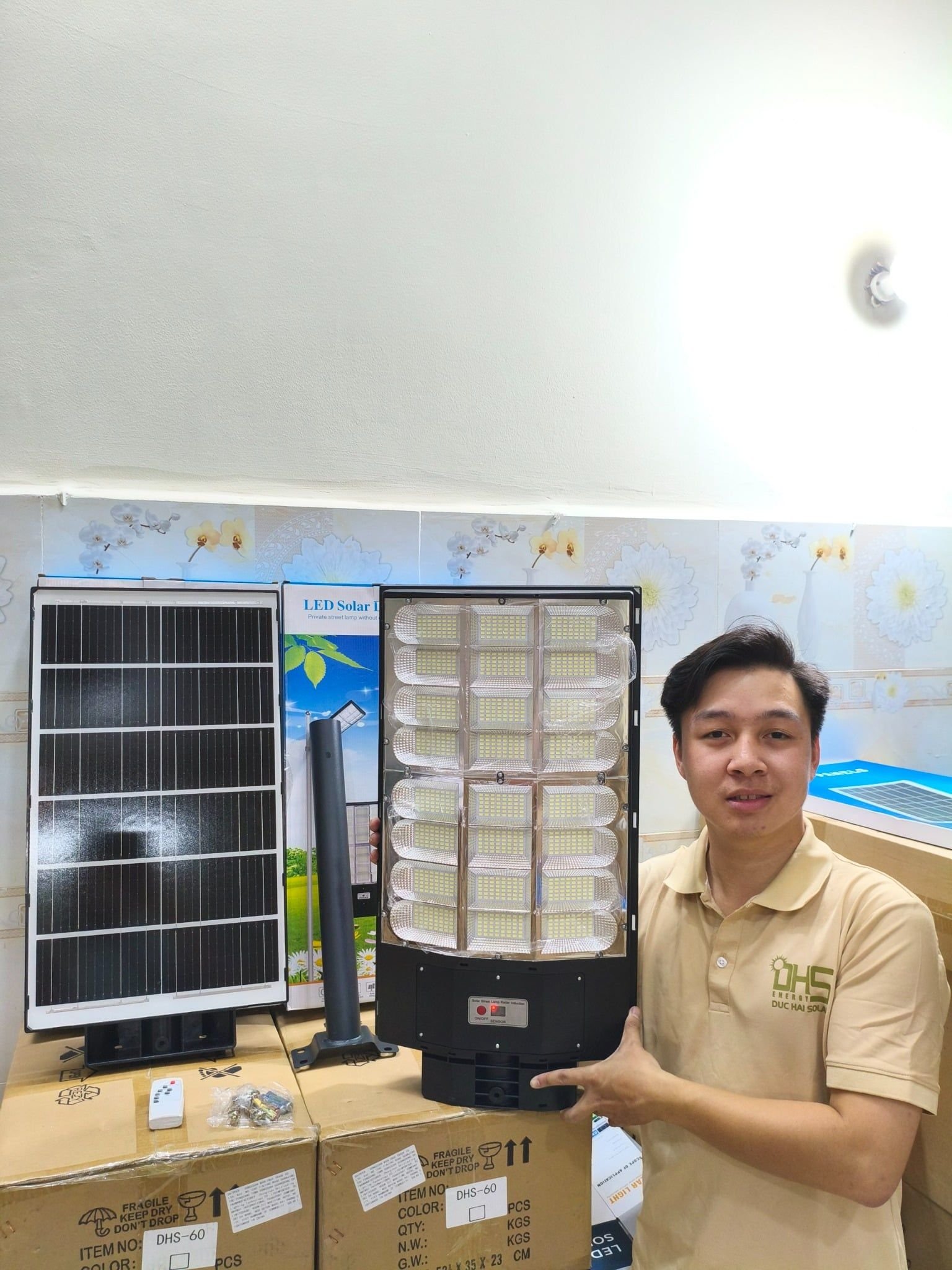 Đèn đường năng lượng mặt trời liền thể 800W LT-800W – 1152 chip LED