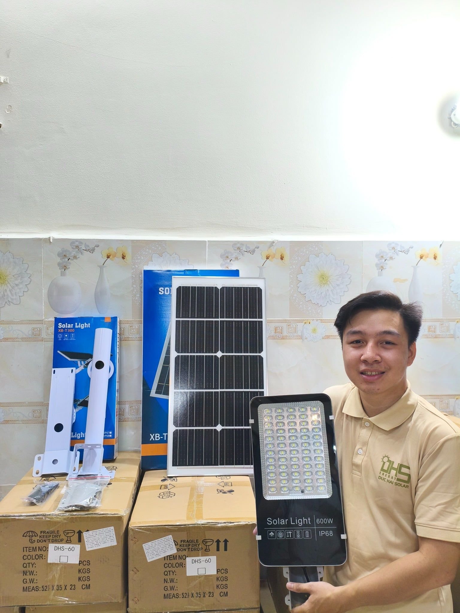 Đèn đường năng lượng mặt trời 600W (BC-600W) – chip LED 5054, pin LiFePO4 42.000mAh