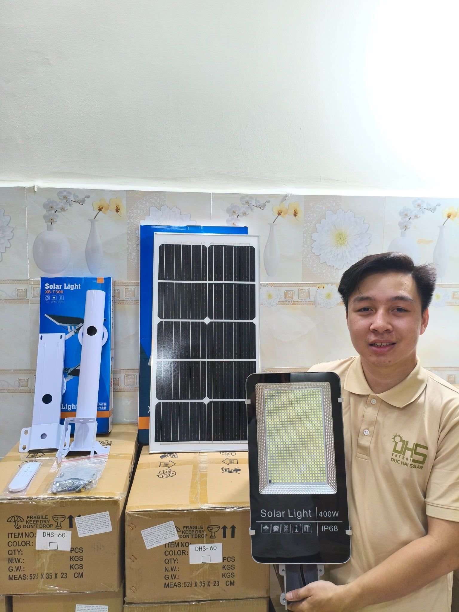 Đèn đường bàn chải năng lượng mặt trời 400W (BC-400W) – chip LED 5050, pin LiFePO4 42.000mAh